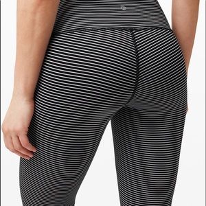 Wonder Under High rise tight “25